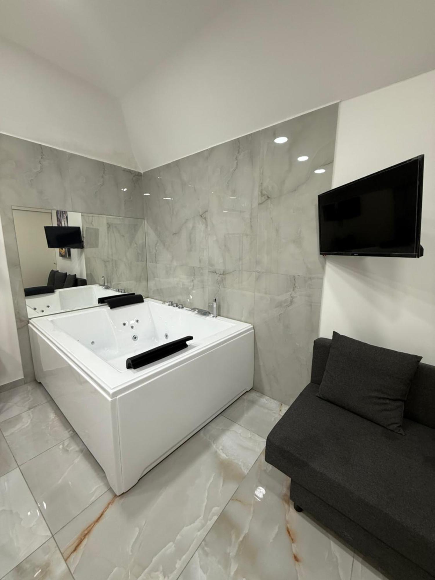 נאפולי Caracciolo Suites 36 מראה חיצוני תמונה
