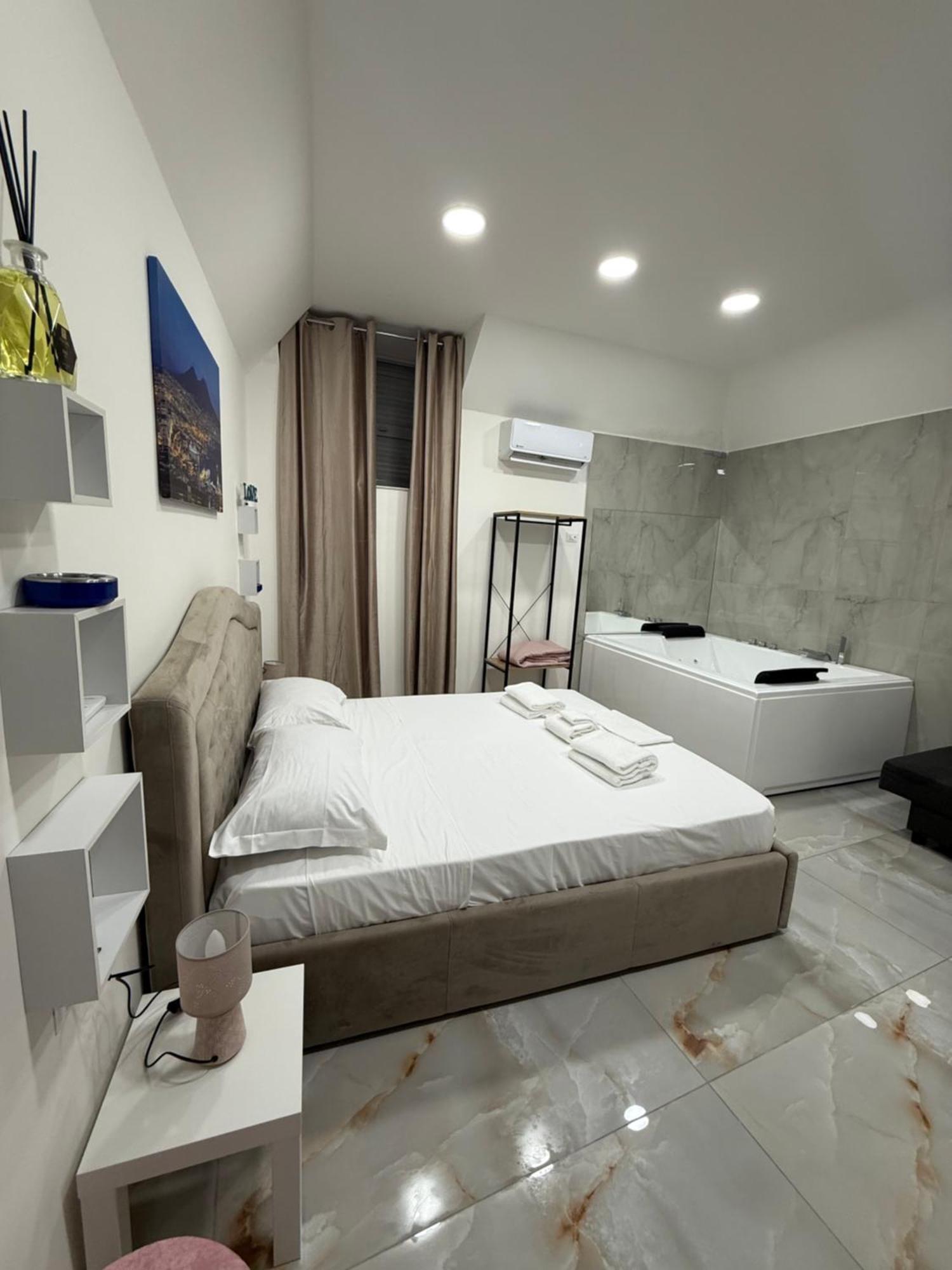נאפולי Caracciolo Suites 36 מראה חיצוני תמונה